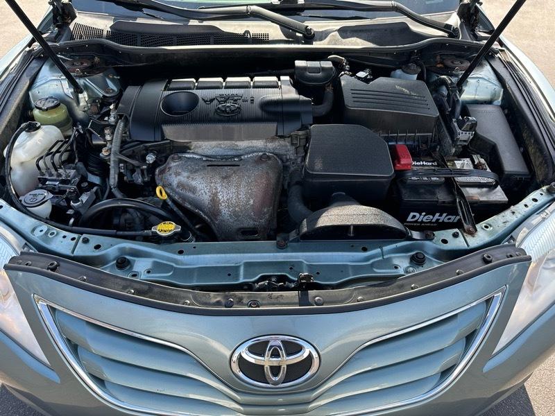 Toyota Camry LE 6-Spd AT 2011