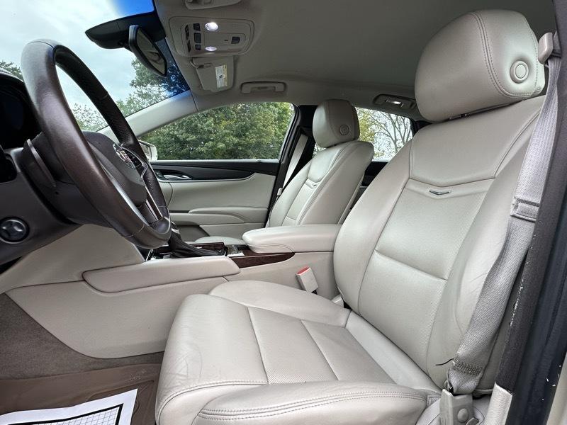 Cadillac XTS Base 2013