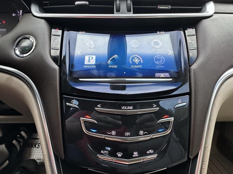 Cadillac XTS Base 2013