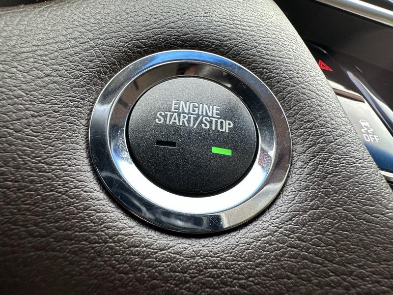Cadillac XTS Base 2013