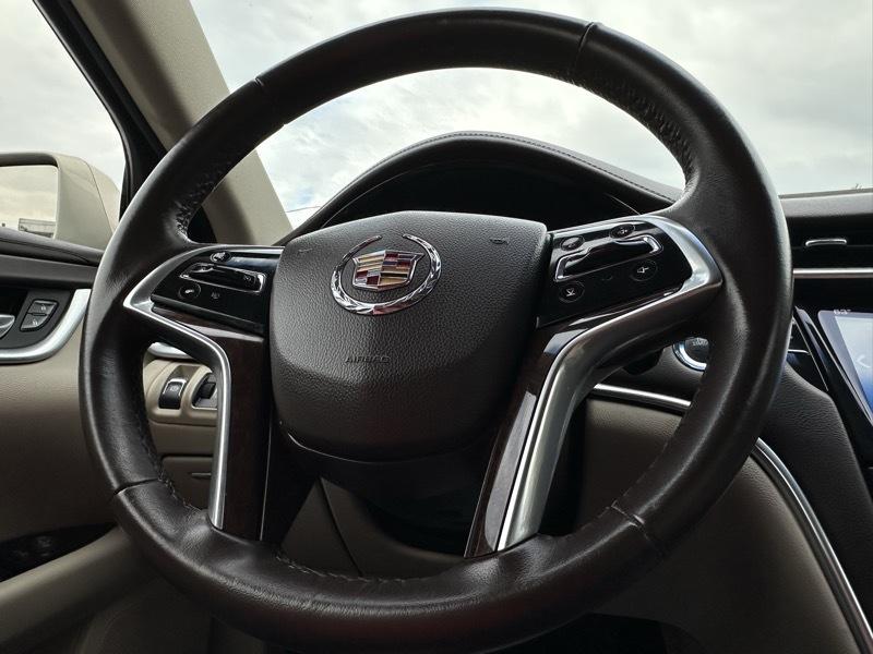 Cadillac XTS Base 2013