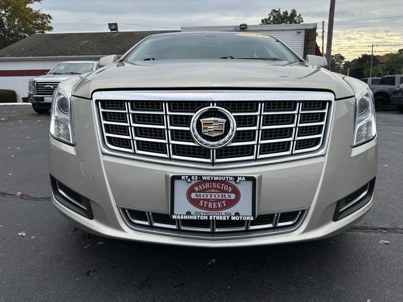 Cadillac XTS Base 2013