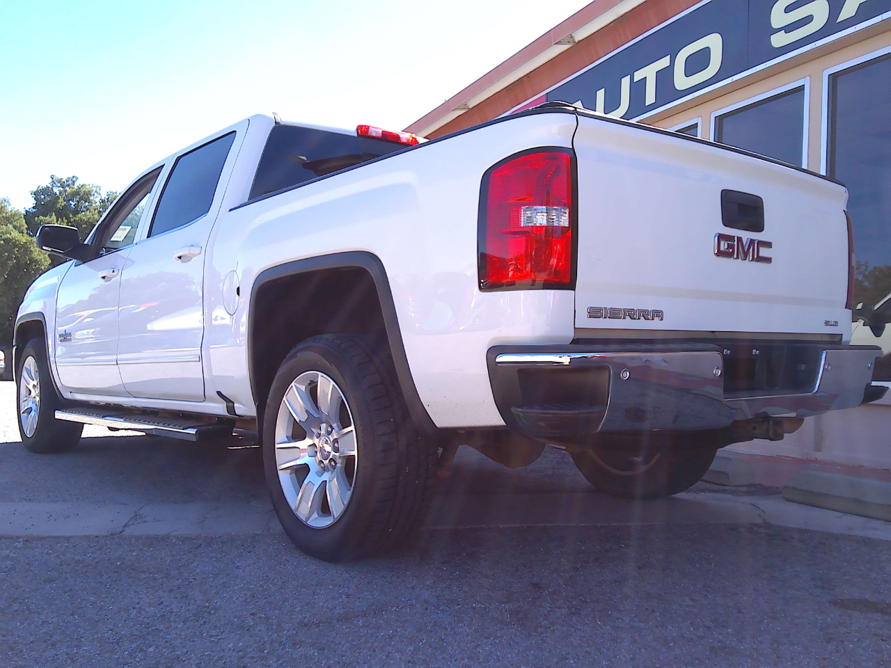 GMC Sierra 1500 SLE Crew Cab Long Box 2WD 2017 GMC Sierra 1500 SLE Crew Cab Long Box 2WD 2017
