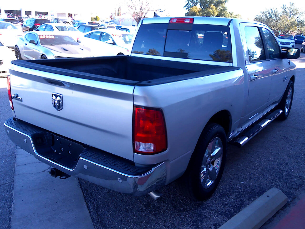 RAM 1500 SLT Crew Cab SWB 2WD 2016