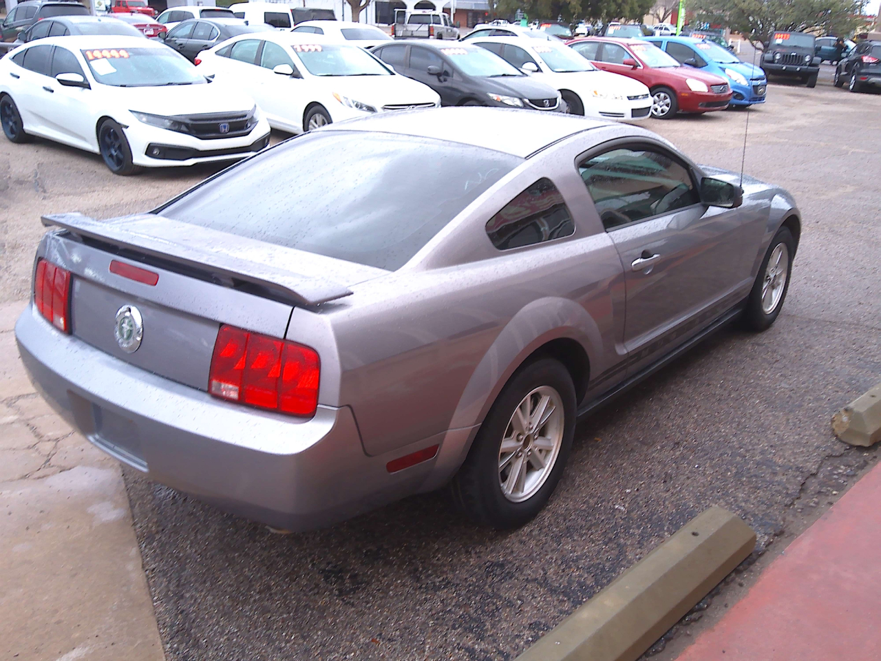Ford Mustang V6 Deluxe Coupe 2006