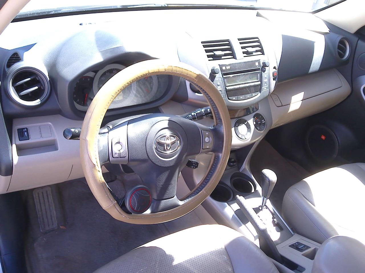 Toyota RAV4 Limited V6 2WD 2007