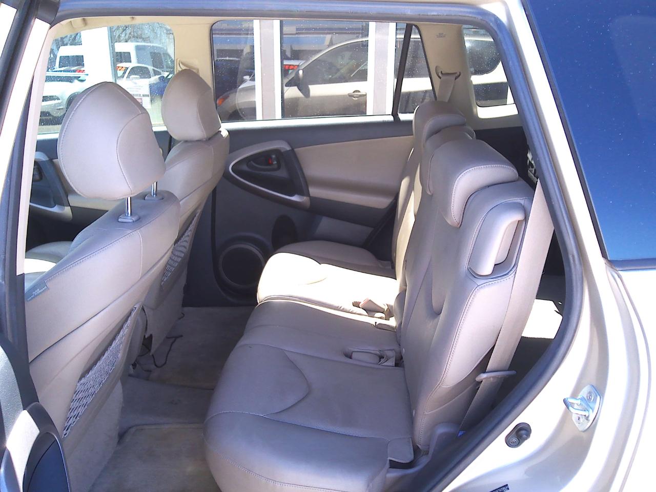 Toyota RAV4 Limited V6 2WD 2007