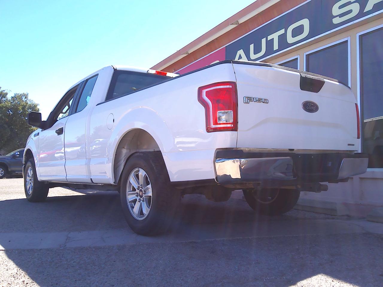 Ford F-150 XL SuperCab 8-ft. 2WD 2016
