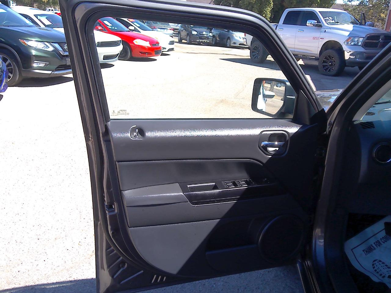 Jeep Patriot Latitude 2WD 2016