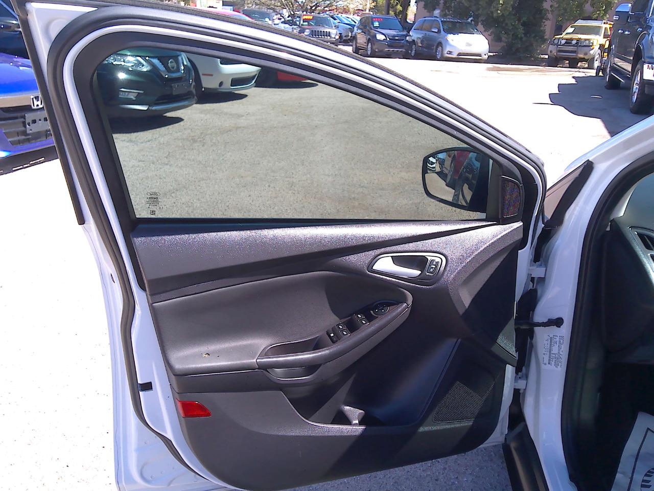 Ford Focus SE Sedan 2015