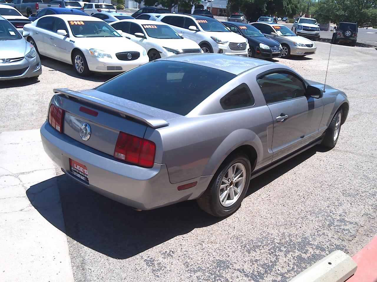 Ford Mustang V6 Deluxe Coupe 2006