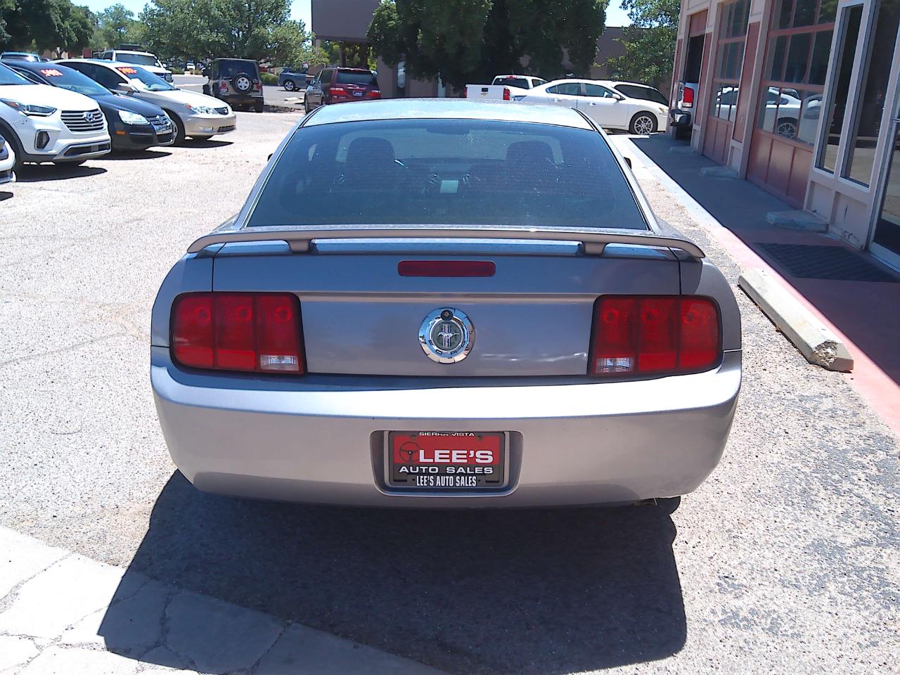 Ford Mustang V6 Deluxe Coupe 2006