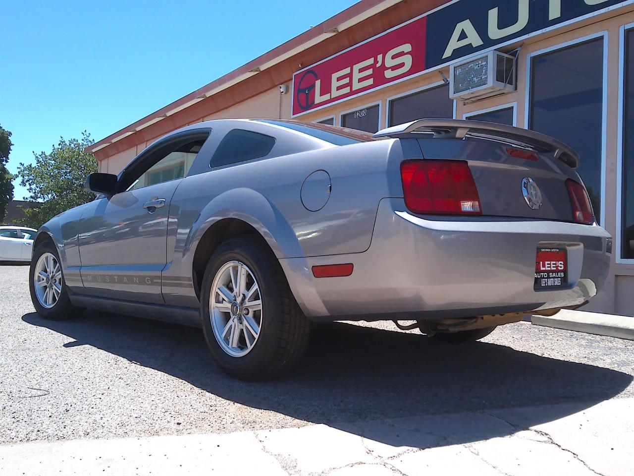 Ford Mustang V6 Deluxe Coupe 2006