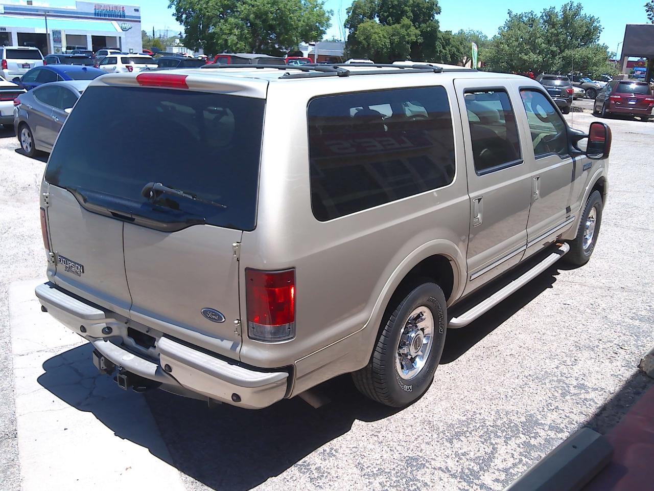 Ford Excursion Limited 6.8L 2WD 2005