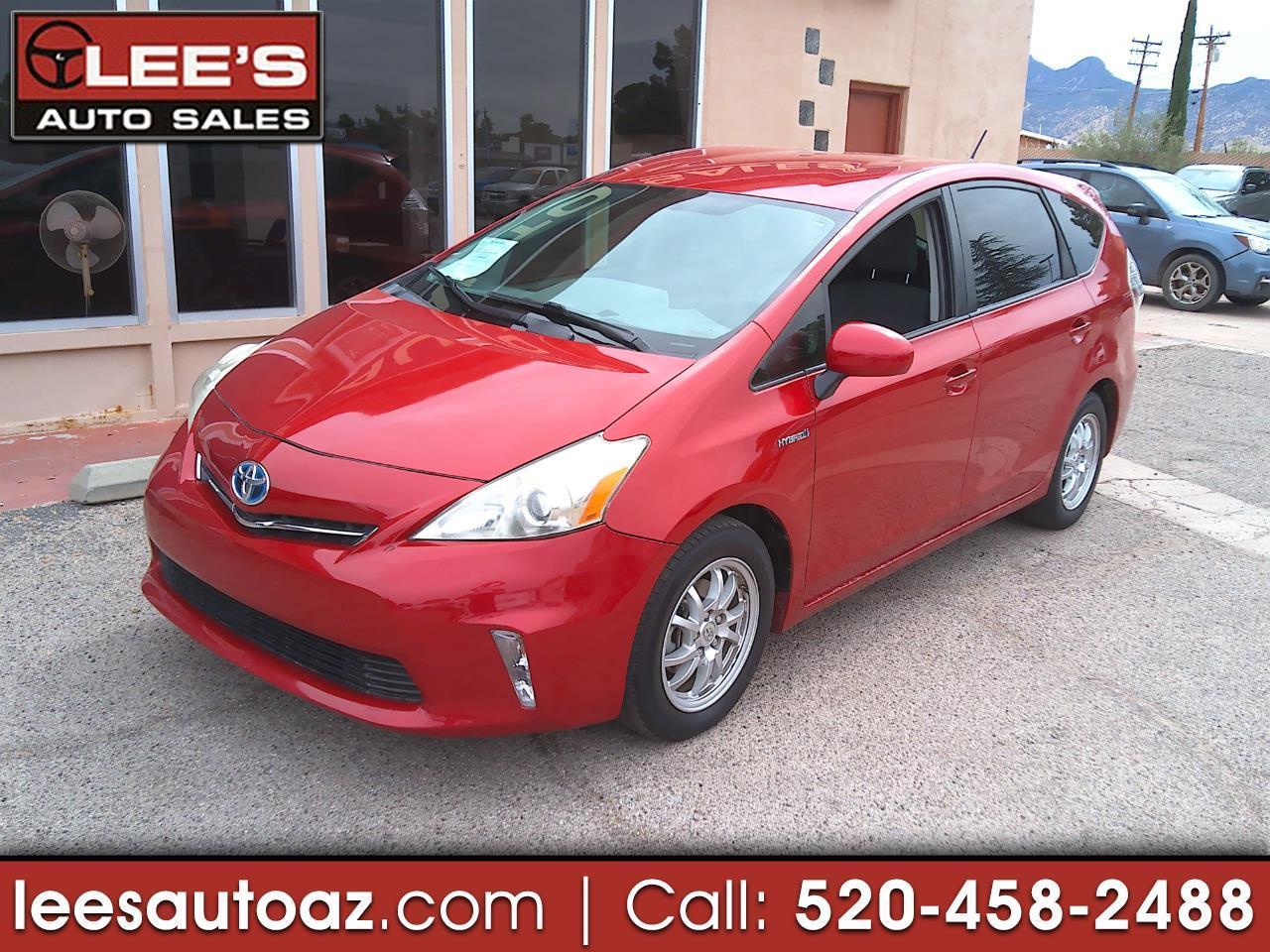 2014 Toyota Prius v Five's photo