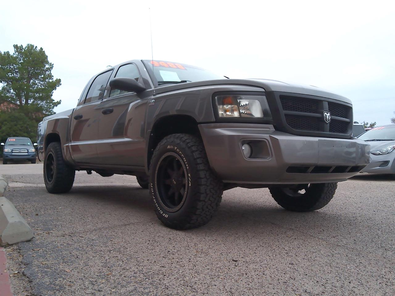 RAM Dakota SLT Crew Cab 4WD 2011