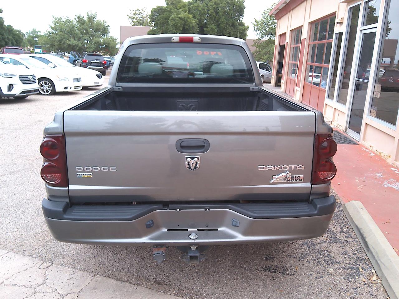 RAM Dakota SLT Crew Cab 4WD 2011