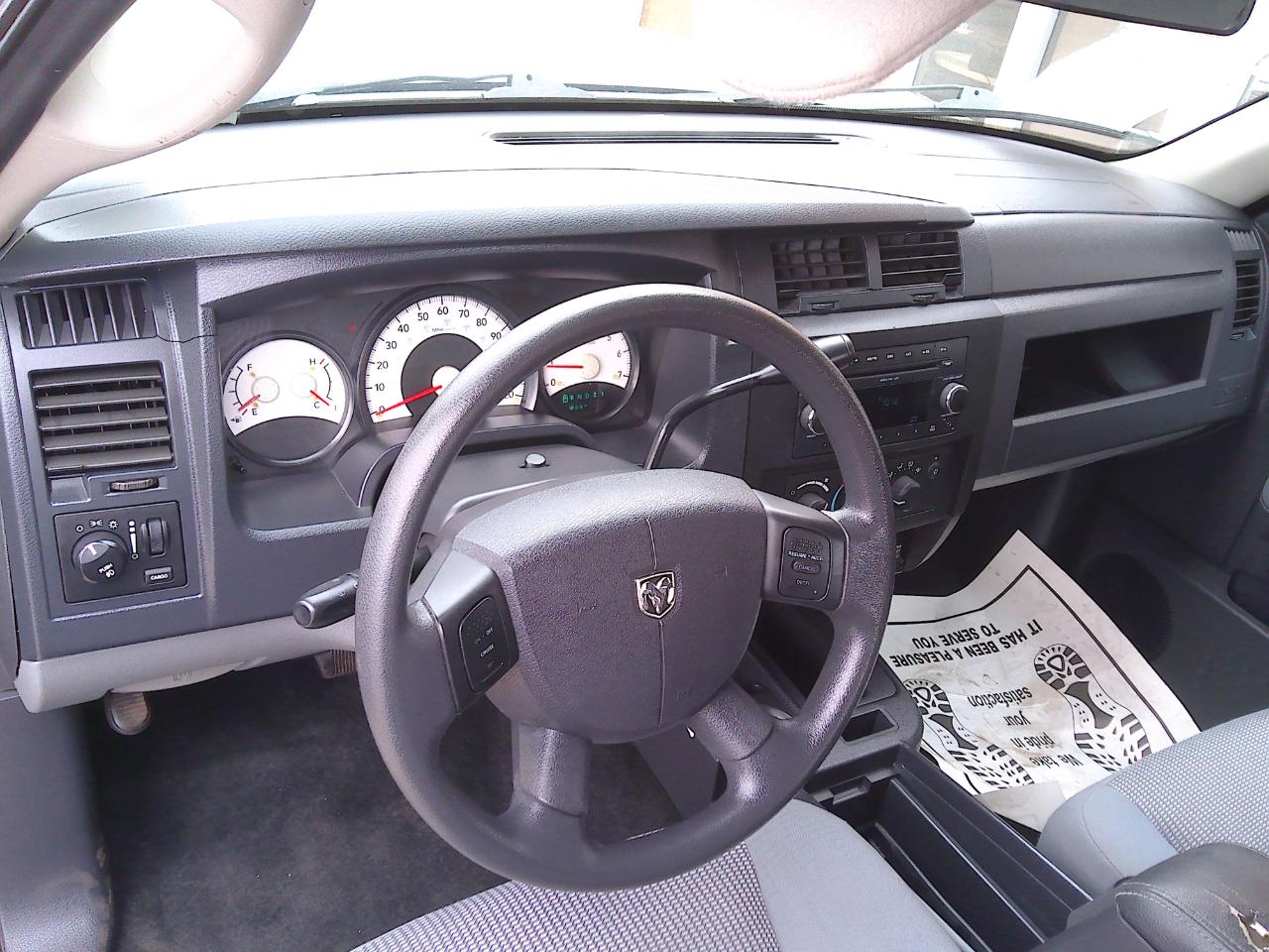RAM Dakota SLT Crew Cab 4WD 2011