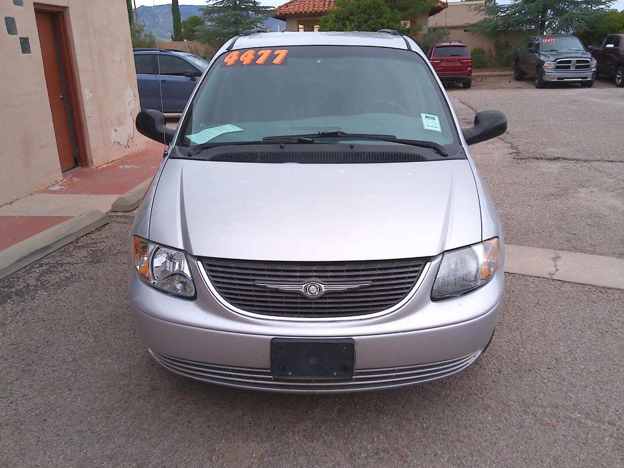 Chrysler Town & Country Base 2003