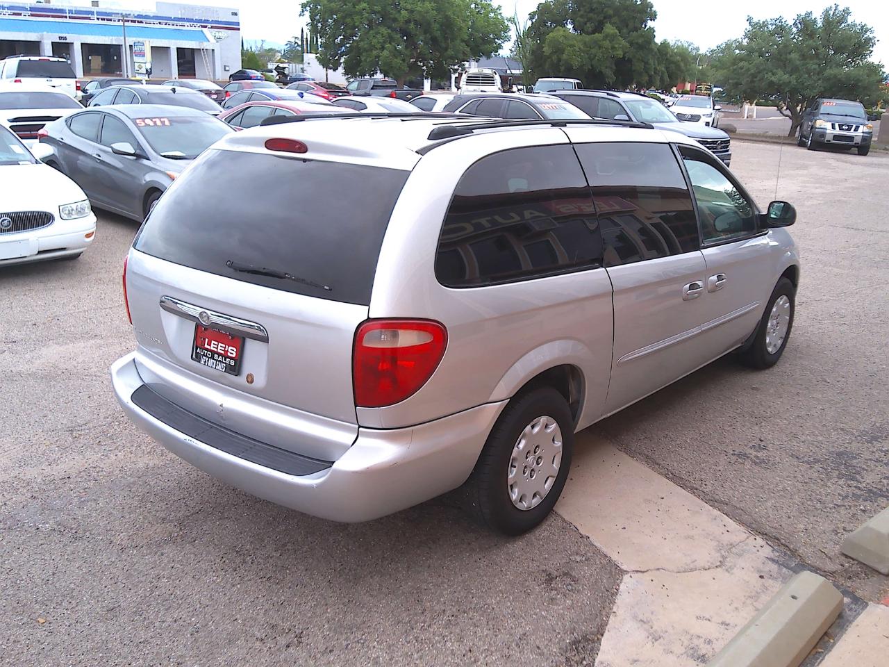 Chrysler Town & Country Base 2003