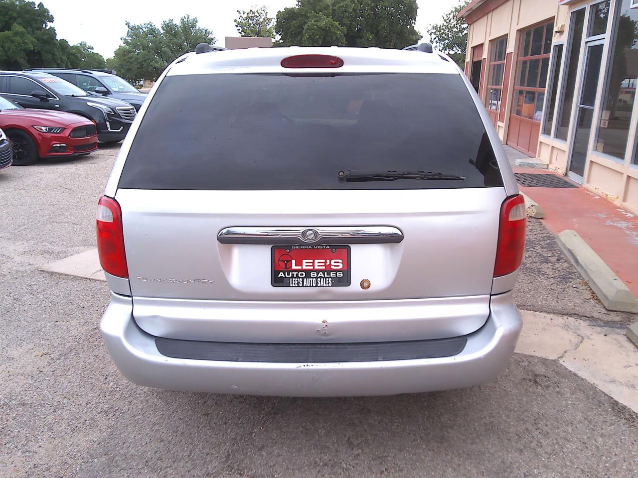 Chrysler Town & Country Base 2003