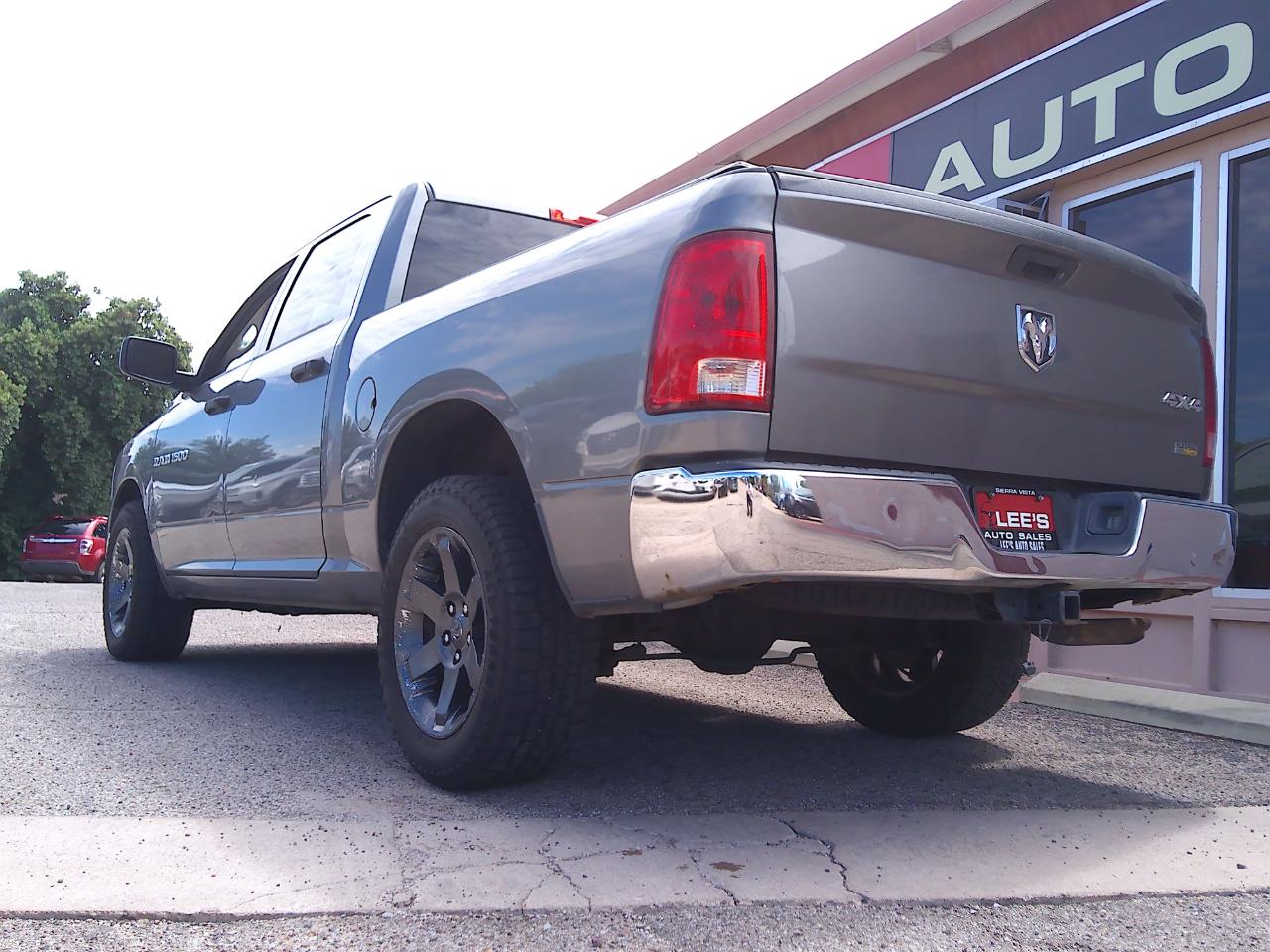RAM 1500 ST Crew Cab 4WD 2011