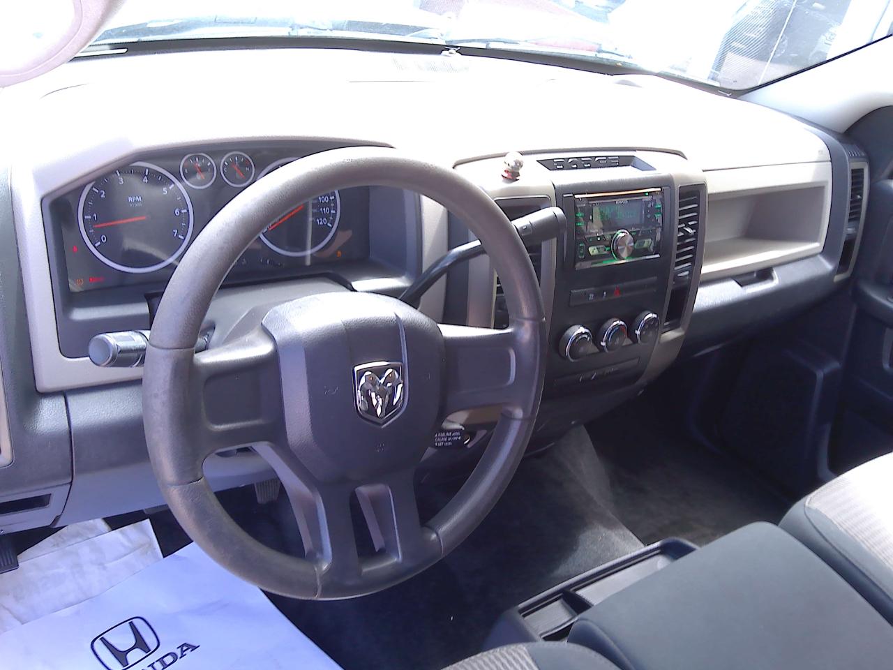 RAM 1500 ST Crew Cab 4WD 2011