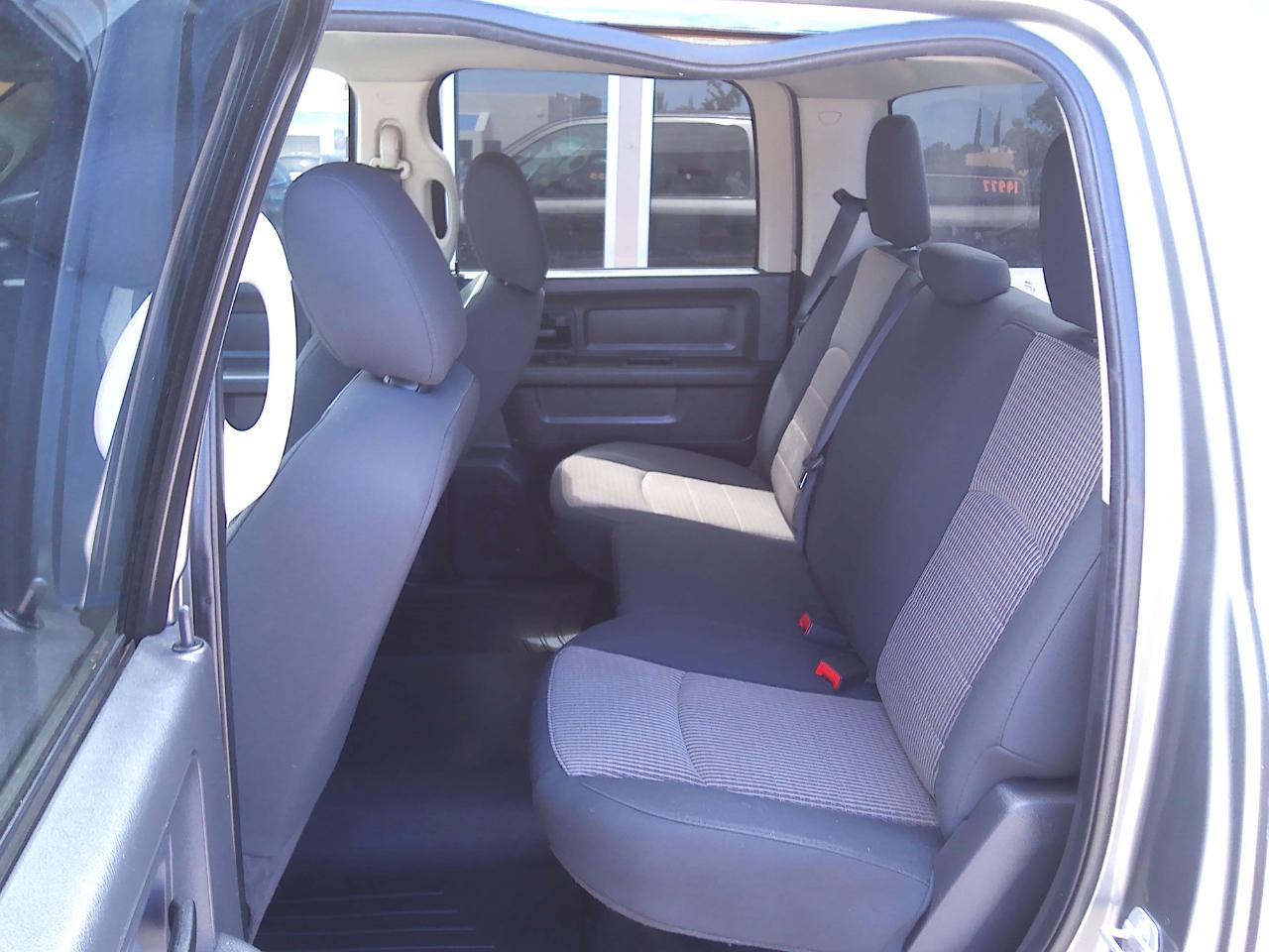 RAM 1500 ST Crew Cab 4WD 2011