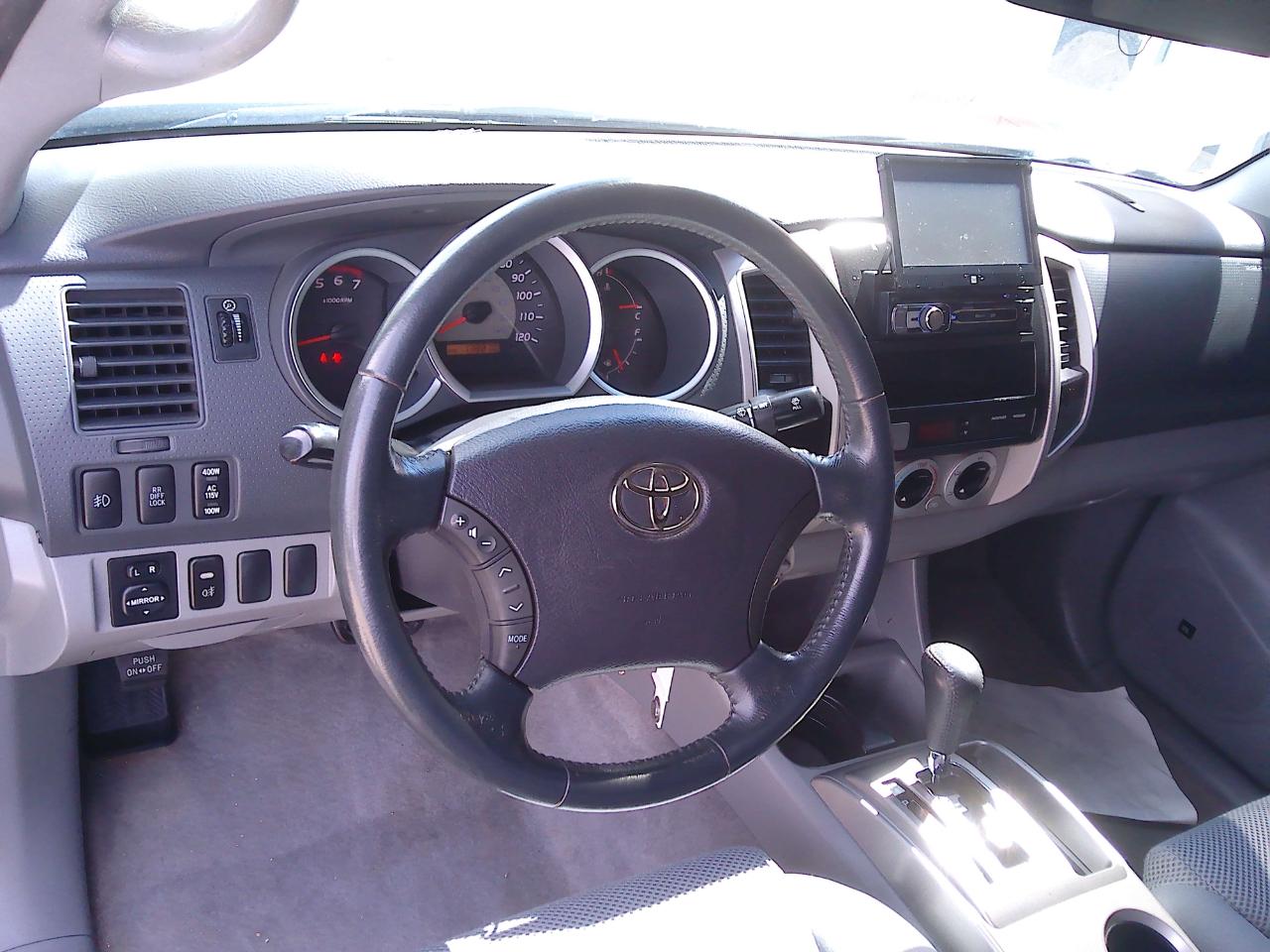 Toyota Tacoma PreRunner Double Cab V6 Auto 2WD 2006
