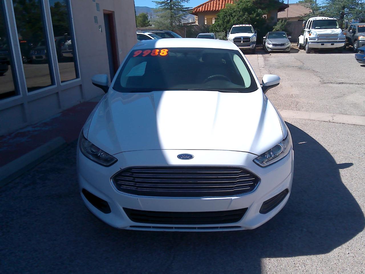 Ford Fusion S 2016