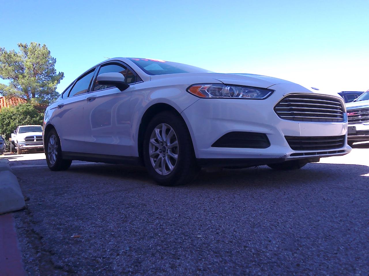 Ford Fusion S 2016