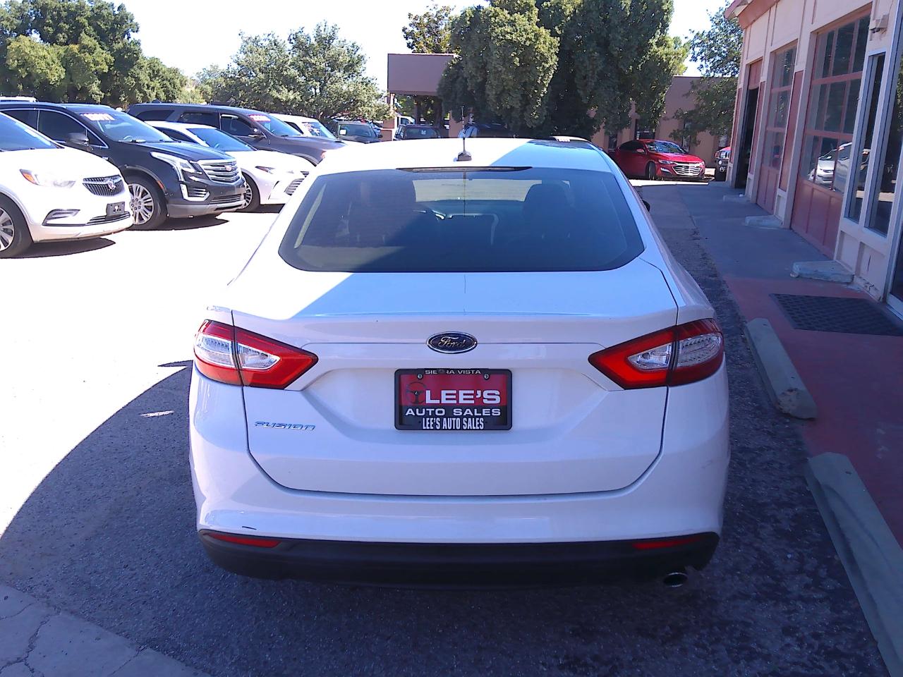 Ford Fusion S 2016