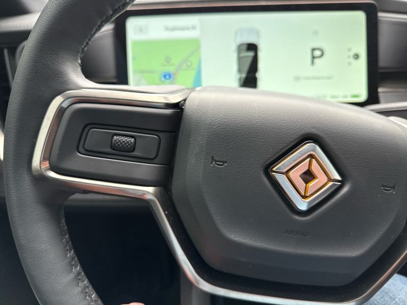 2025 Rivian R1S Adventure photo 19