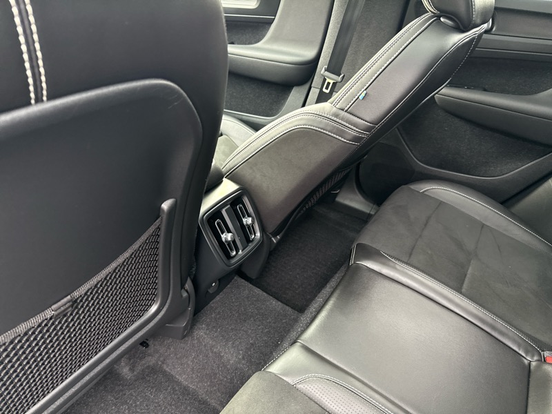 2020 Volvo XC40 T5 R-Design photo 9