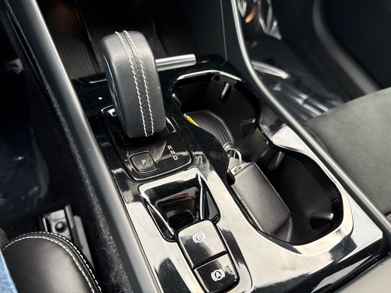 2020 Volvo XC40 T5 R-Design photo 19