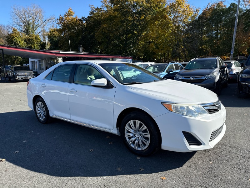 Toyota Camry 4dr Sdn LE Auto 2013 Toyota Camry 4dr Sdn LE Auto 2013