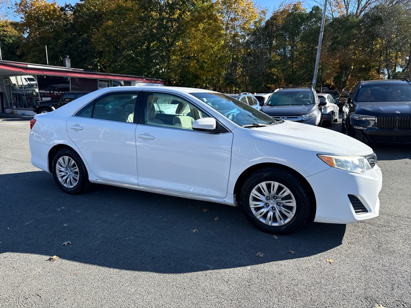 Toyota Camry 4dr Sdn LE Auto 2013 Toyota Camry 4dr Sdn LE Auto 2013