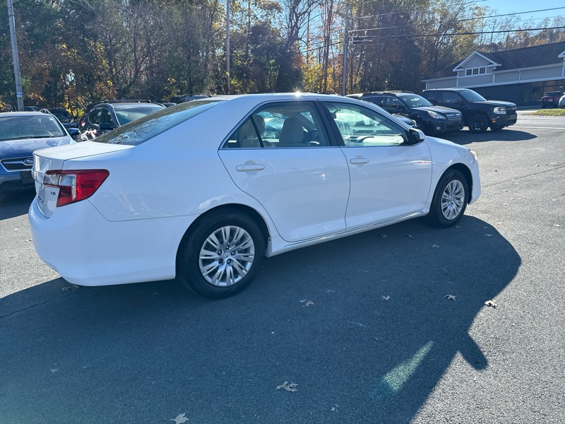 Toyota Camry 4dr Sdn LE Auto 2013 Toyota Camry 4dr Sdn LE Auto 2013