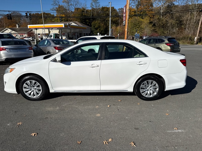Toyota Camry 4dr Sdn LE Auto 2013 Toyota Camry 4dr Sdn LE Auto 2013