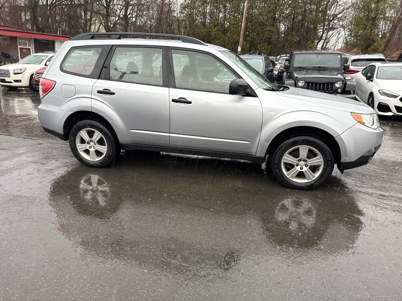 Subaru Forester 2.5X 2012