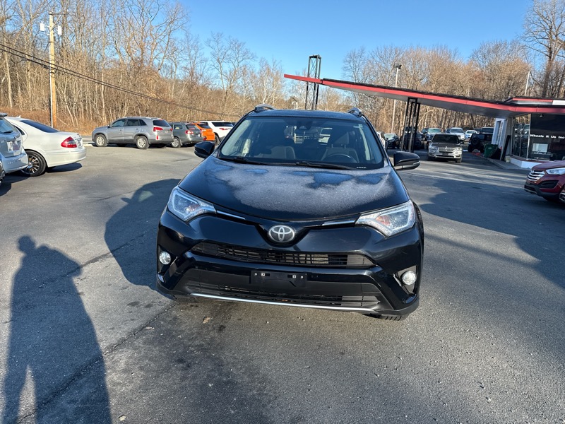 Toyota RAV4 XLE AWD 2018