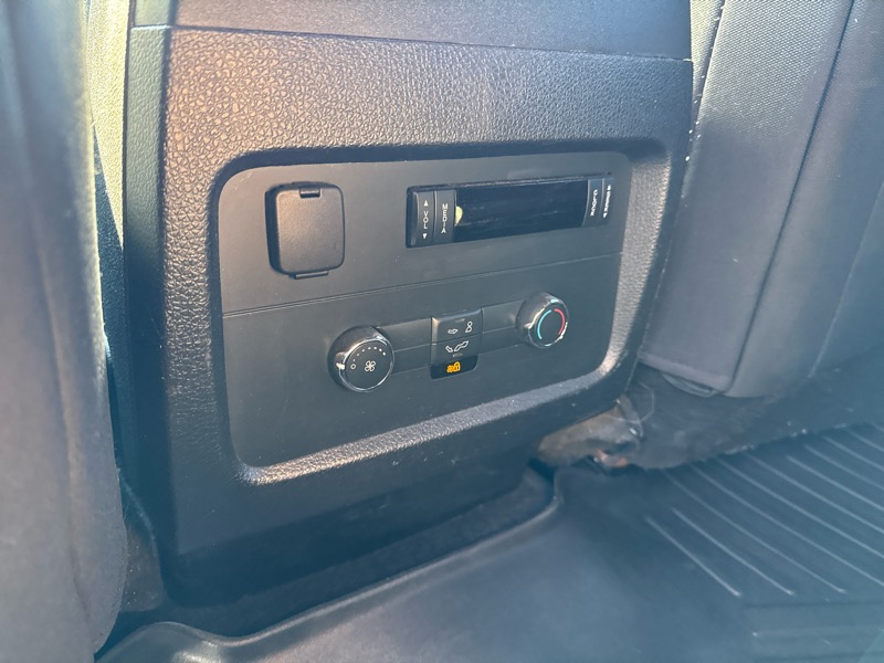 Ford Expedition 4dr XLT 4WD 2017