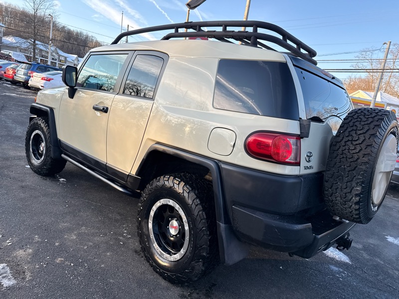 Toyota FJ Cruiser 4WD AT 2010