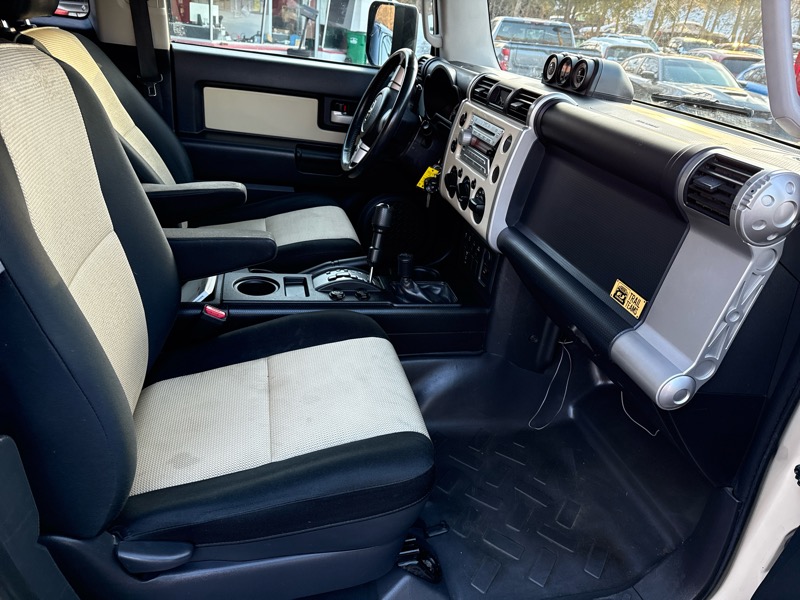 Toyota FJ Cruiser 4WD AT 2010