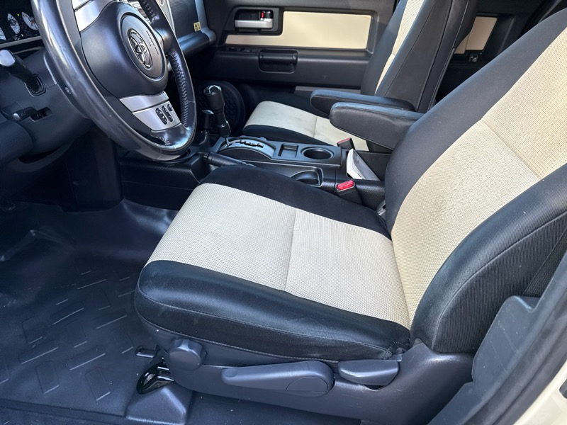 Toyota FJ Cruiser 4WD AT 2010