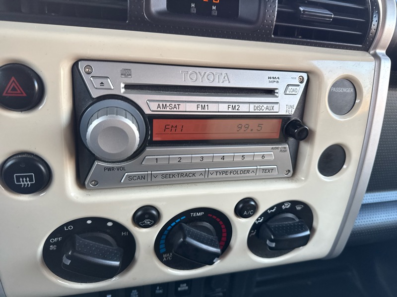 Toyota FJ Cruiser 4WD AT 2010