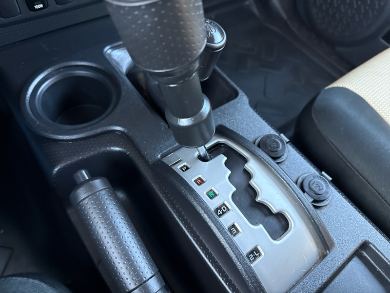 Toyota FJ Cruiser 4WD AT 2010