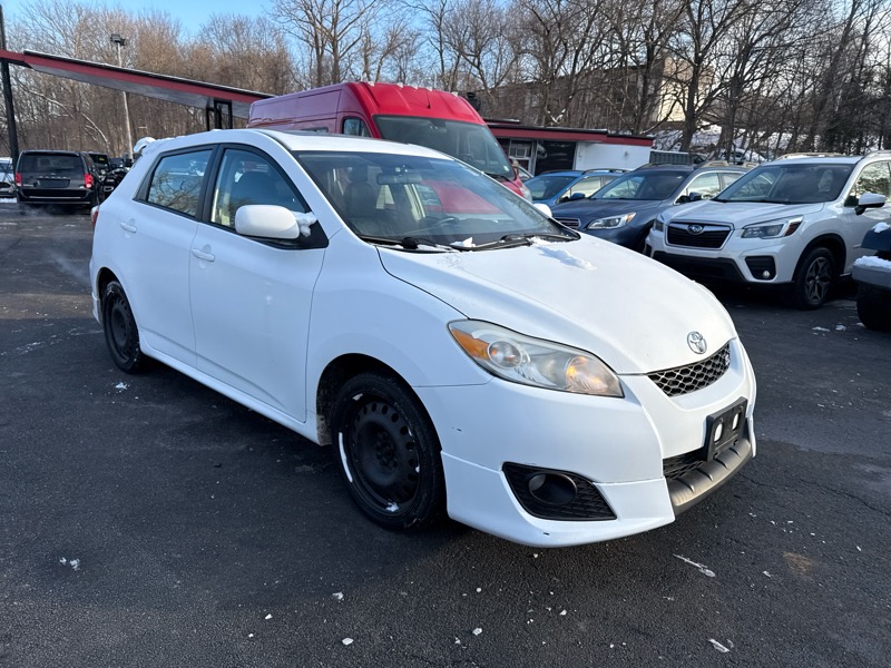 Toyota Matrix S 5-Speed AT 2010
