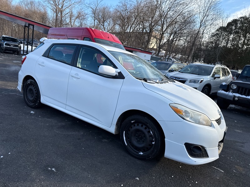 Toyota Matrix S 5-Speed AT 2010