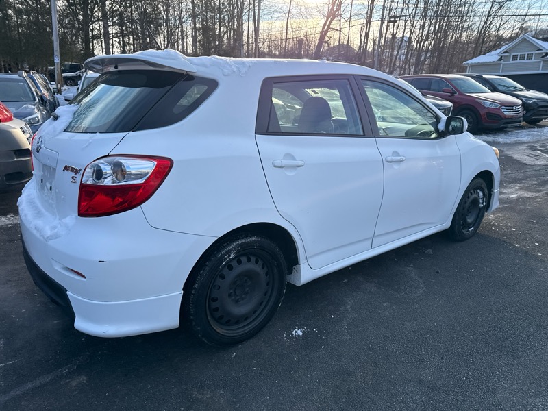 Toyota Matrix S 5-Speed AT 2010